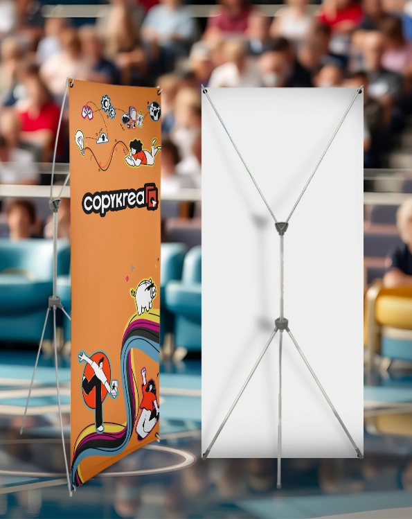 Ulkokäyttöön tarkoitettu kaksipuolinen X Banner täytettävällä jalustalla