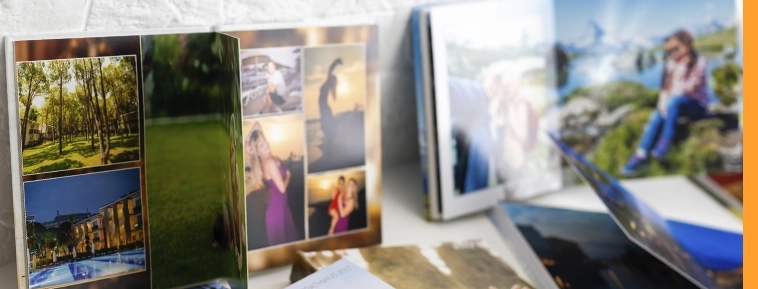 Kovakantinen valokuva-albumi